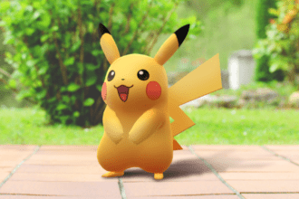 Pikachu em Pokémon Go, capturado em uma aventura emocionante no mundo dos pokémons.