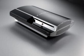 Console PlayStation 3 da Sony, um ícone dos jogos eletrônicos na era moderna.