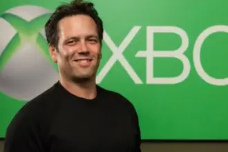 Executivo Phil Spencer da Xbox, líder em jogos e tecnologia.